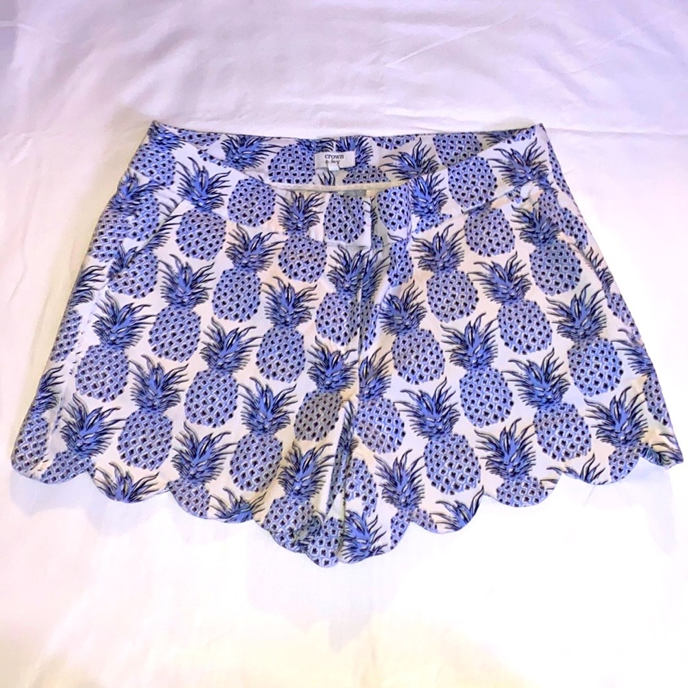 Crown & Ivy Scalloped Shorts